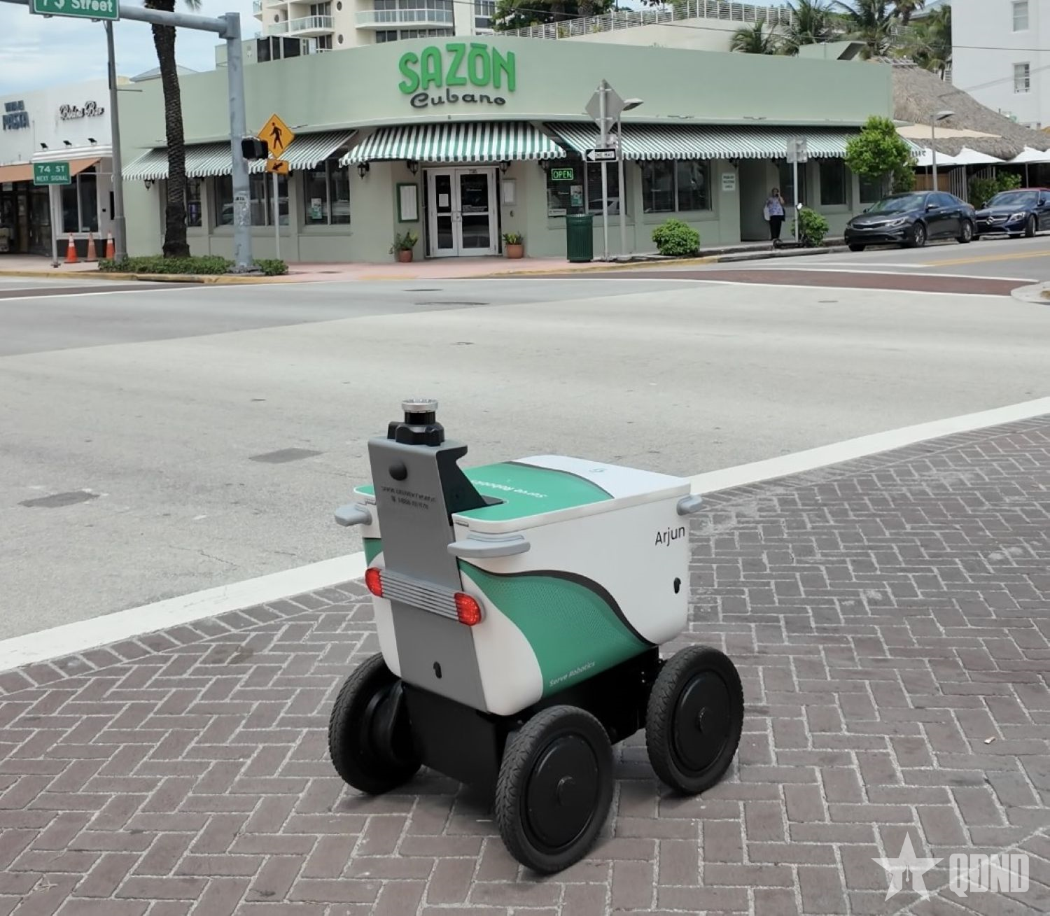 Mùa hè bận rộn của robot giao hàng